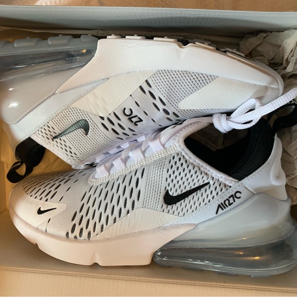 WMNS AIR MAX 270 - Picture 5 of 5